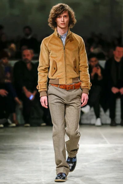 Look 2
